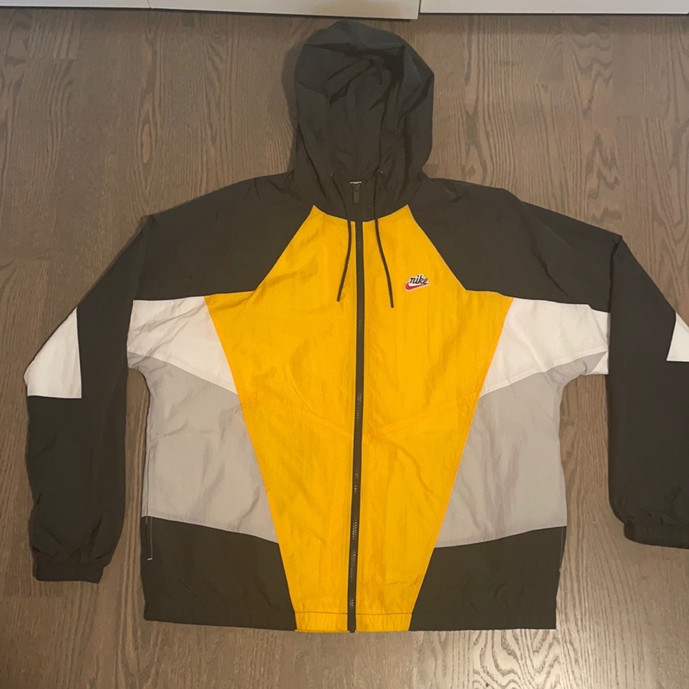 Vintage looking Nike windbreaker